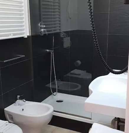 特莱索格尼5号旅舍 4*